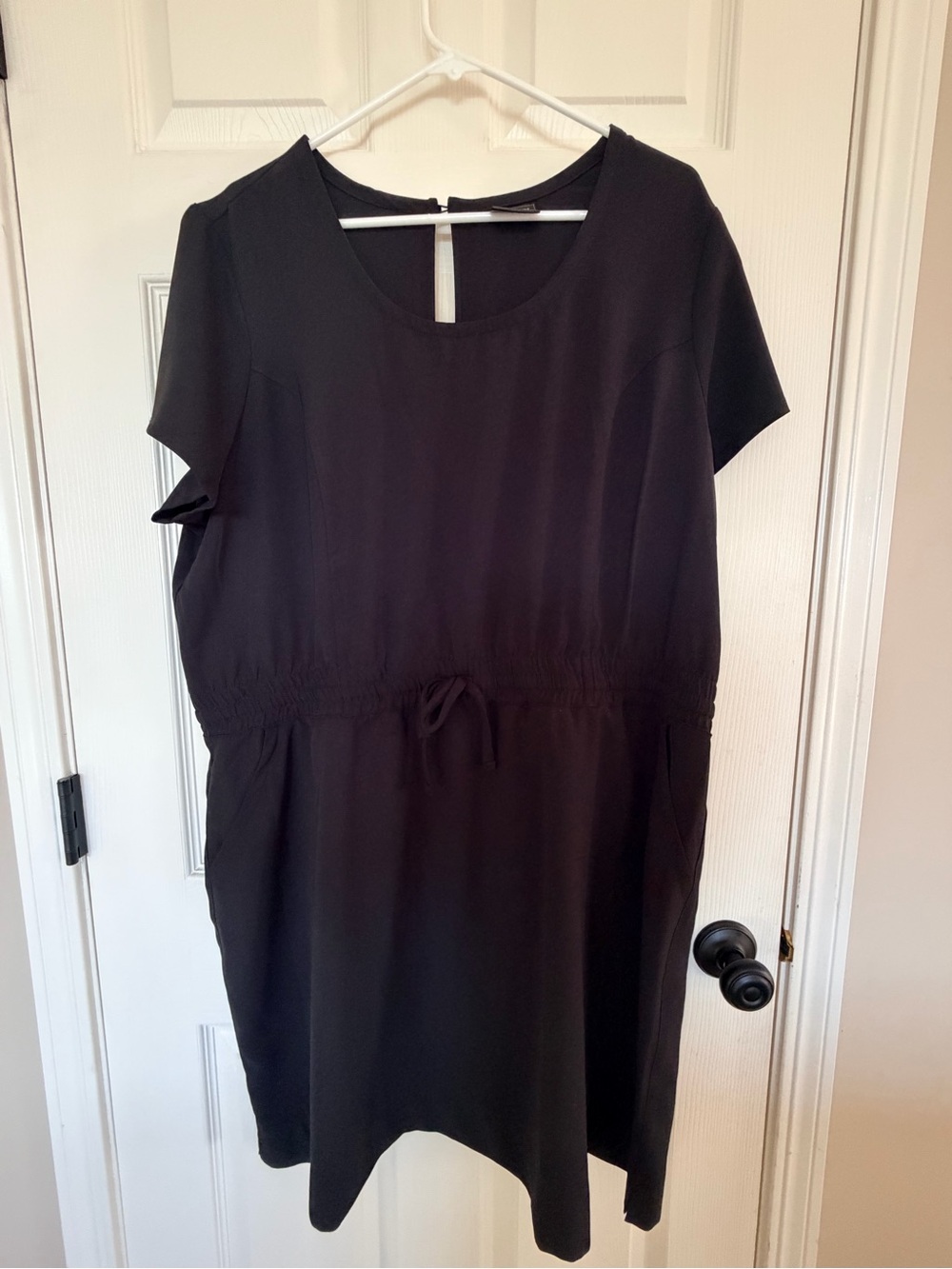 32 Degrees Black Short Sleeve Scoop Neck Dress with Drawstring Waist